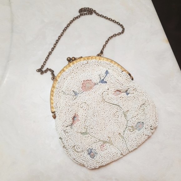 ~{Vintage}~ Mini beaded and embroidered  change purse. - Picture 2 of 9